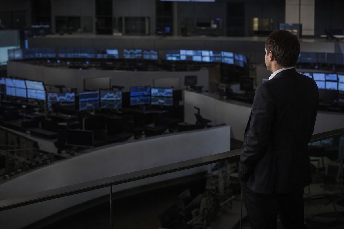 Wall Street Faces Headwinds: US-Iran Tensions Impact Market Sentiment