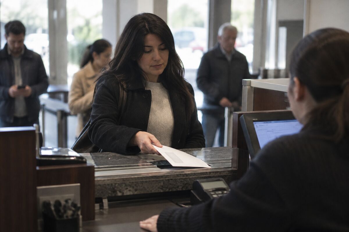 American Express to Cut 5% of Workforce After $336 Million Charge