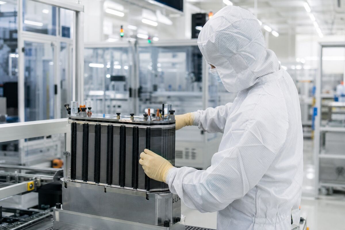 Ballard Power Systems Leads TSX Oversold List—but a Signal Is Not a Rebound
